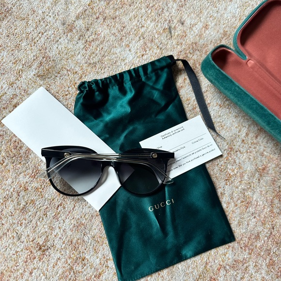 Gucci Black Sunglasses, Great Condition main image 6